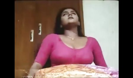 सड़क पर सुनहरे बालों को हिन्दी ब्लू फिल्म हटा दिया गया था