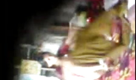 बर्फ तो हिंदी पिक्चर ब्लू आ रही है, लेकिन शरीर जल रहा है
