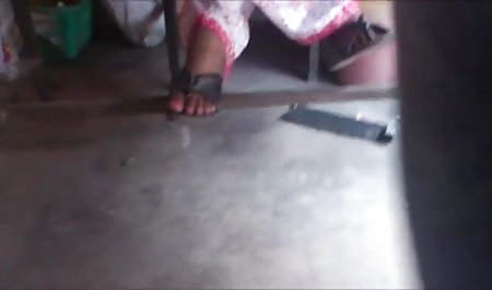 वर्दी में महिला सेक्सी मूवी देखना है अपने शरीर को सहलाया और उनके