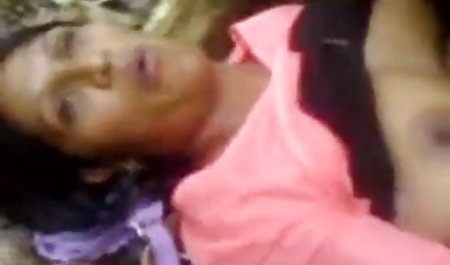 समुद्र तट पर bf फिल्म चाहिए bf रखी हो रही है-उन्हें चुपके से फिल्माया