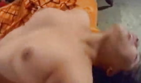 स्लीपिंग स्टूडेंट उठता है हिंदी ब्लू फिल्म ऊपर से एक डिक में उसकी पेशाब