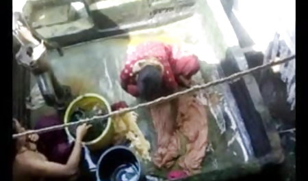 सेक्स में एक गर्मियों में कॉटेज अंग्रेजी ब्लू फिल्म में एक धूप दिन