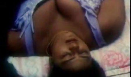 खेल लड़की प्राप्त ब्लू पिक्चर का वीडियो टक्कर लगी है के बाद मालिश