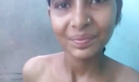 शौचालय में छिपे हुए कैमरे ब्लू फिल्म विडियो में फिल्माया लड़कियों
