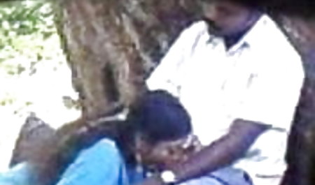काले बाल वाली बेब के साथ hd ब्लू फिल्म अंतरंग खिलौने पर कैम